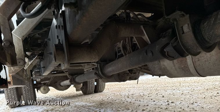 image for item EG7039 2006 International 4200 SBA 4x2 refuse truck