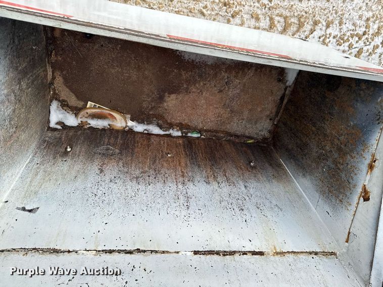 image for item EG7039 2006 International 4200 SBA 4x2 refuse truck