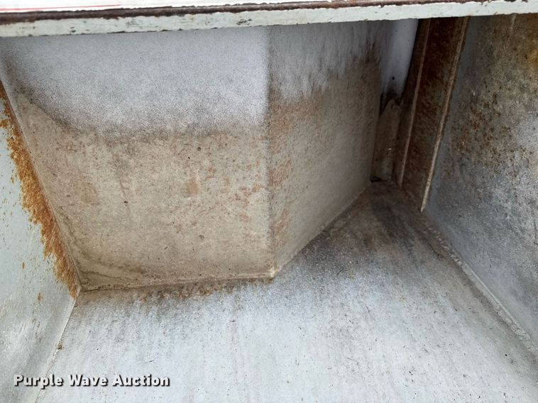 image for item EG7039 2006 International 4200 SBA 4x2 refuse truck