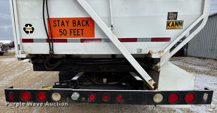 image for item EG7039 2006 International 4200 SBA 4x2 refuse truck