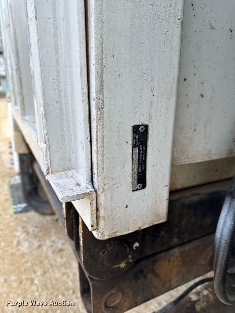 image for item EG7039 2006 International 4200 SBA 4x2 refuse truck