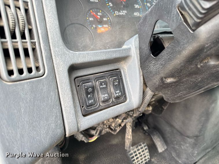 image for item EG7039 2006 International 4200 SBA 4x2 refuse truck