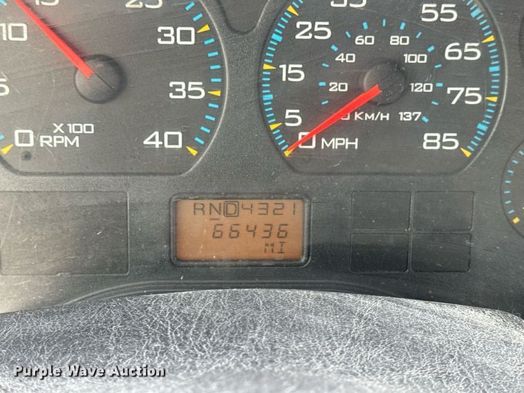 image for item EG7039 2006 International 4200 SBA 4x2 refuse truck