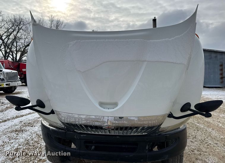 image for item EG7039 2006 International 4200 SBA 4x2 refuse truck