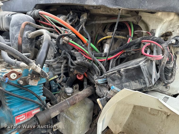 image for item EG7039 2006 International 4200 SBA 4x2 refuse truck