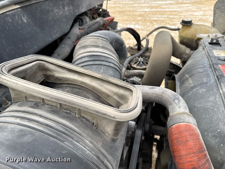 image for item EG7039 2006 International 4200 SBA 4x2 refuse truck