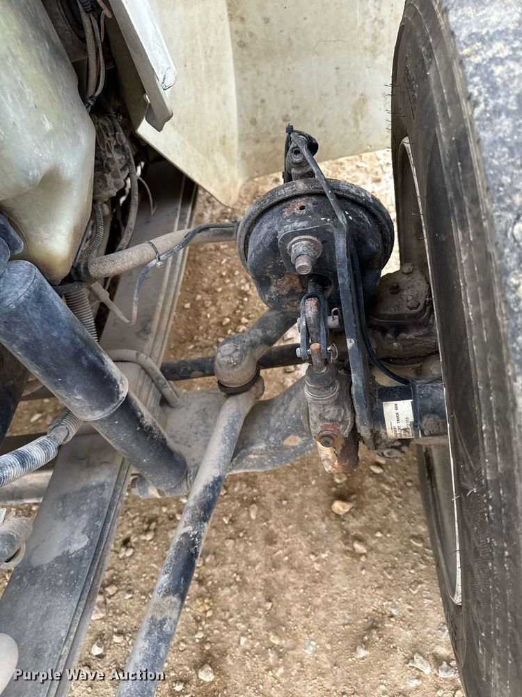 image for item EG7039 2006 International 4200 SBA 4x2 refuse truck