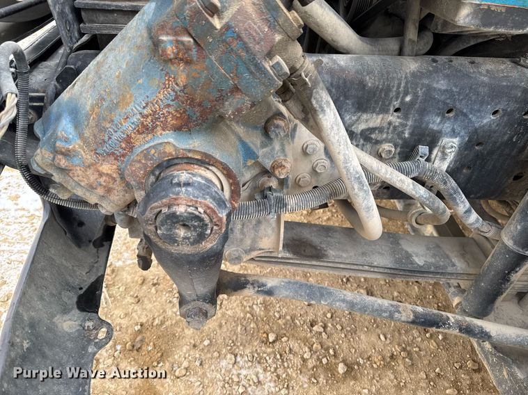 image for item EG7039 2006 International 4200 SBA 4x2 refuse truck