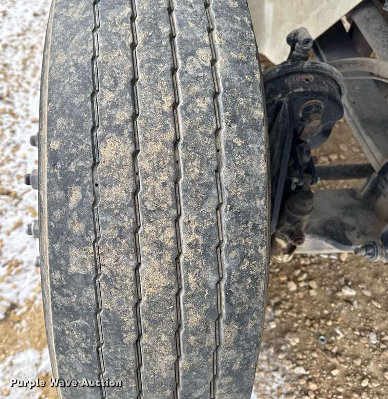 image for item EG7039 2006 International 4200 SBA 4x2 refuse truck