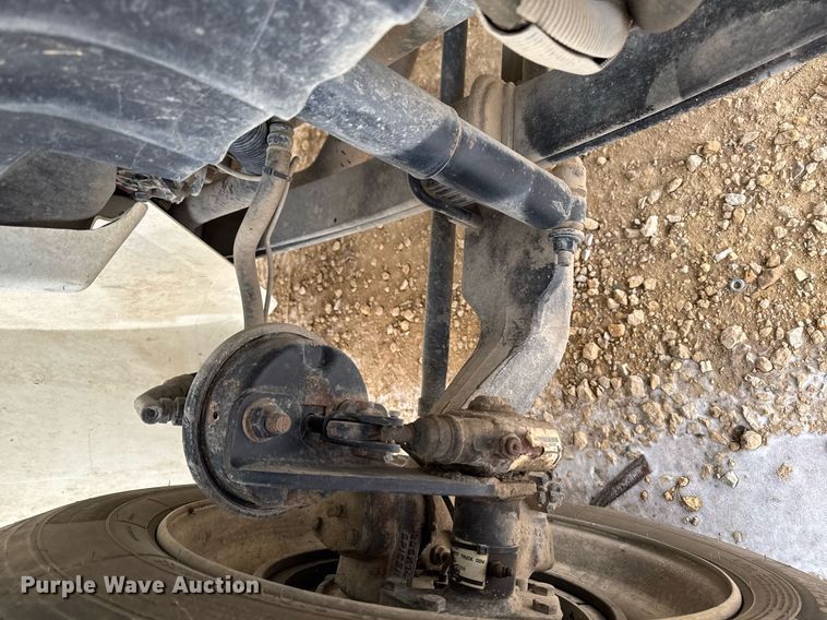 image for item EG7039 2006 International 4200 SBA 4x2 refuse truck