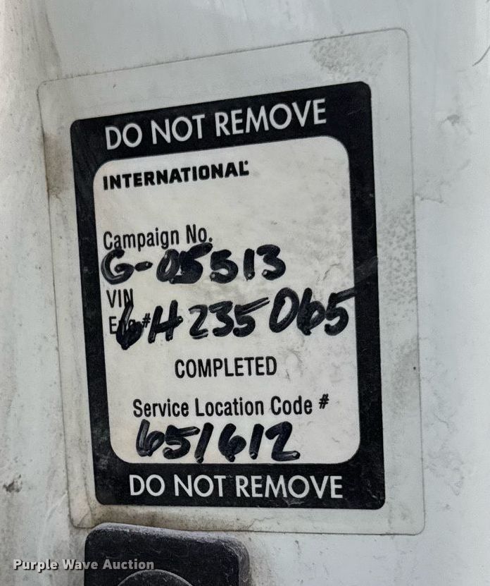 image for item EG7039 2006 International 4200 SBA 4x2 refuse truck