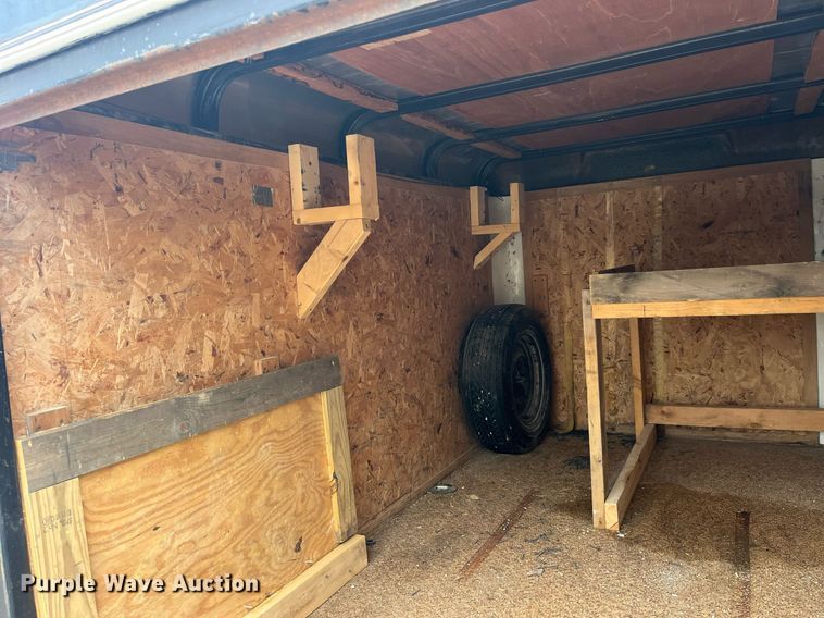 image for item EH2933 1988 Interstate enclosed cargo trailer