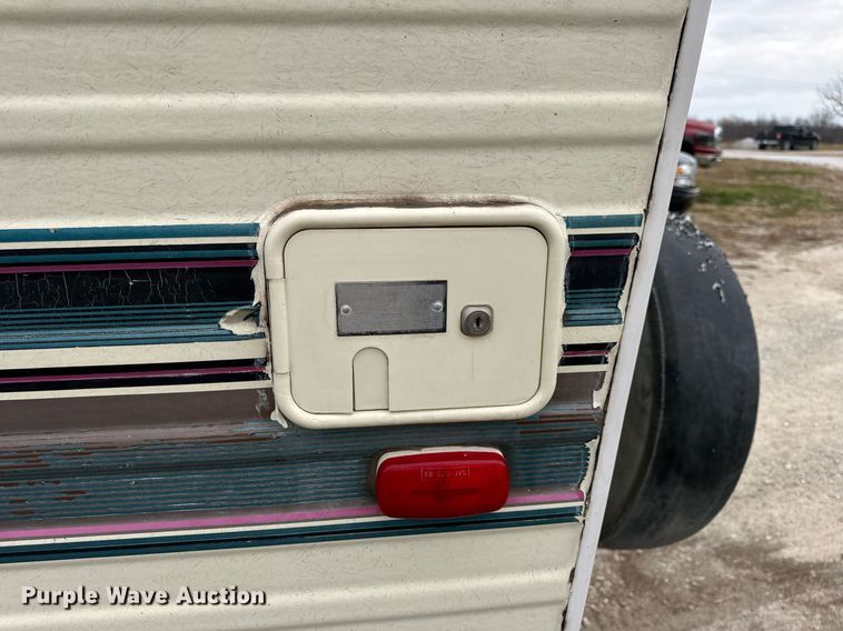 image for item EH7343 1994 Ford E350 Americana RV