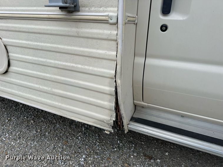 image for item EH7343 1994 Ford E350 Americana RV