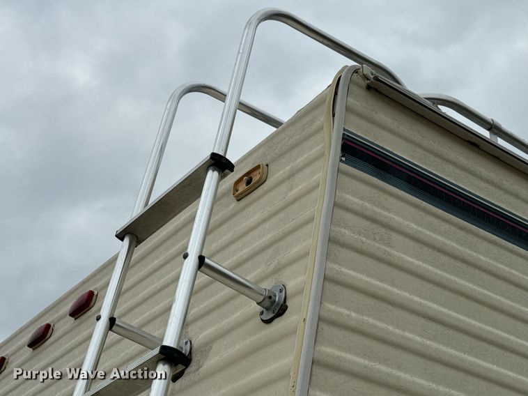 image for item EH7343 1994 Ford E350 Americana RV