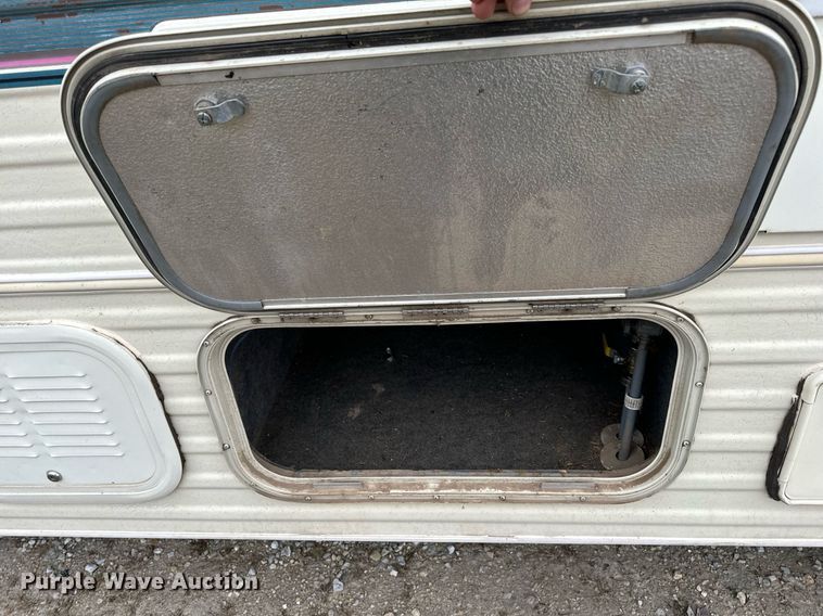 image for item EH7343 1994 Ford E350 Americana RV