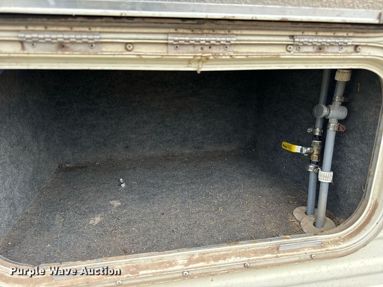 image for item EH7343 1994 Ford E350 Americana RV