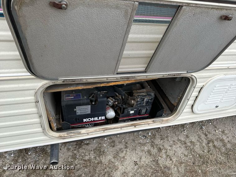 image for item EH7343 1994 Ford E350 Americana RV