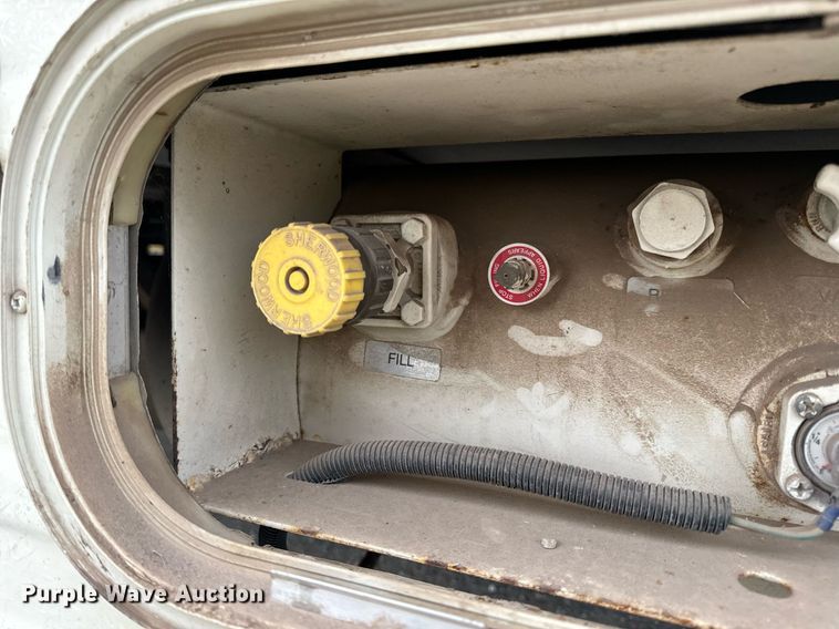 image for item EH7343 1994 Ford E350 Americana RV