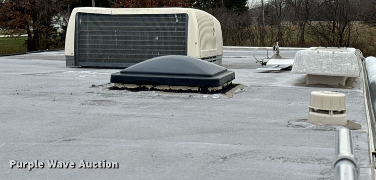 image for item EH7343 1994 Ford E350 Americana RV