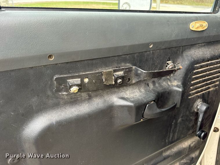 image for item EH7343 1994 Ford E350 Americana RV