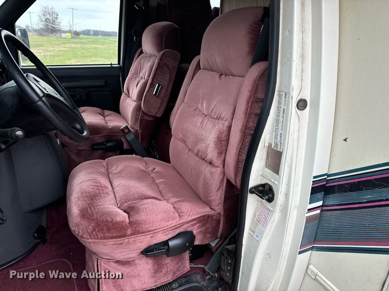 image for item EH7343 1994 Ford E350 Americana RV