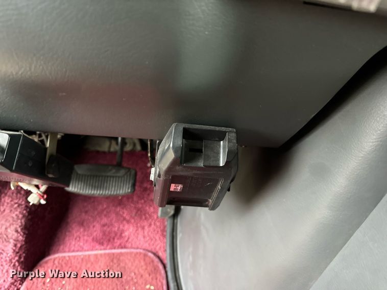 image for item EH7343 1994 Ford E350 Americana RV