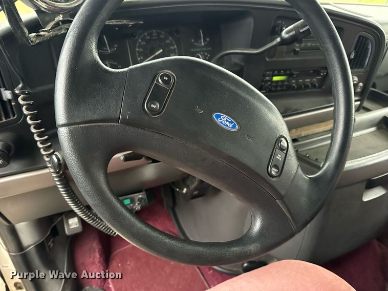 image for item EH7343 1994 Ford E350 Americana RV