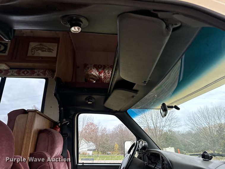 image for item EH7343 1994 Ford E350 Americana RV