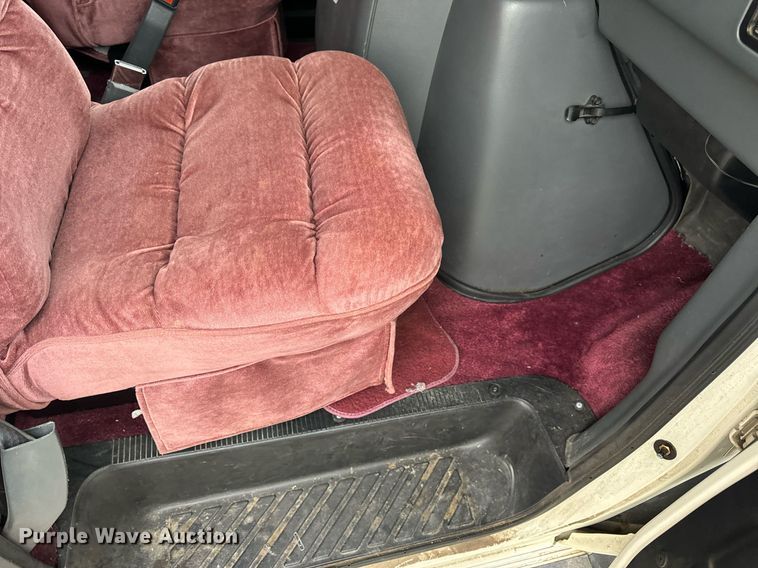 image for item EH7343 1994 Ford E350 Americana RV