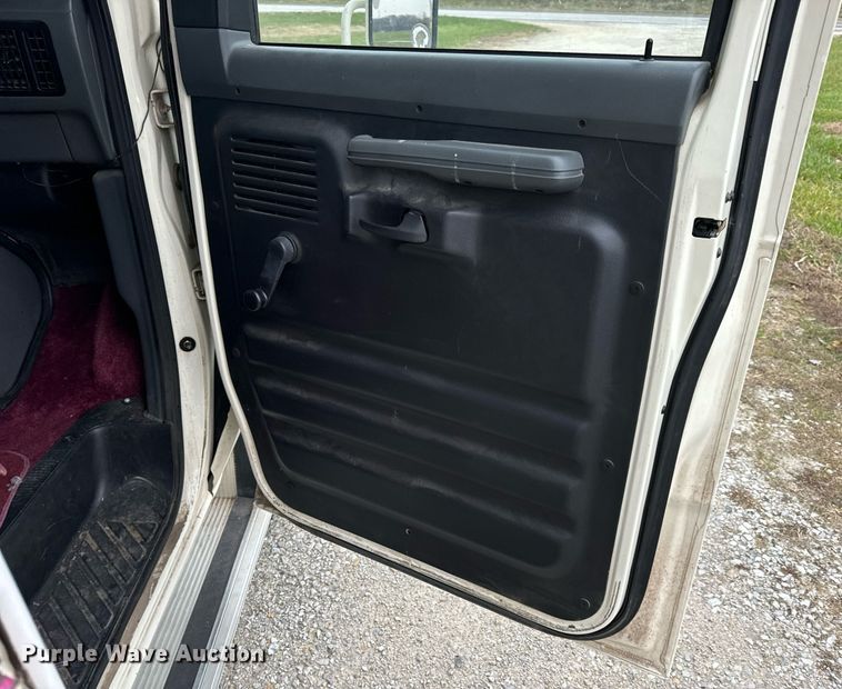 image for item EH7343 1994 Ford E350 Americana RV