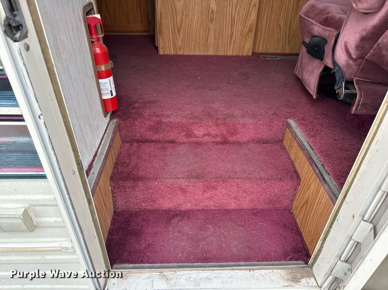 image for item EH7343 1994 Ford E350 Americana RV