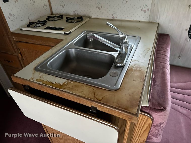 image for item EH7343 1994 Ford E350 Americana RV