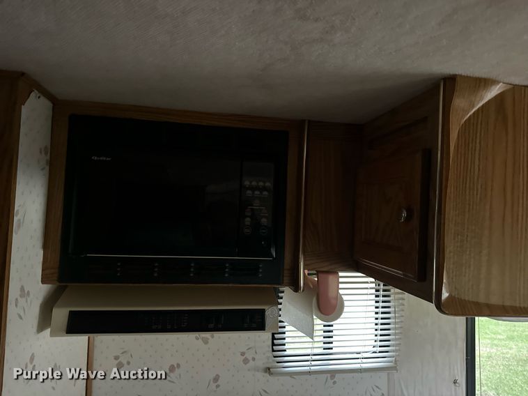 image for item EH7343 1994 Ford E350 Americana RV