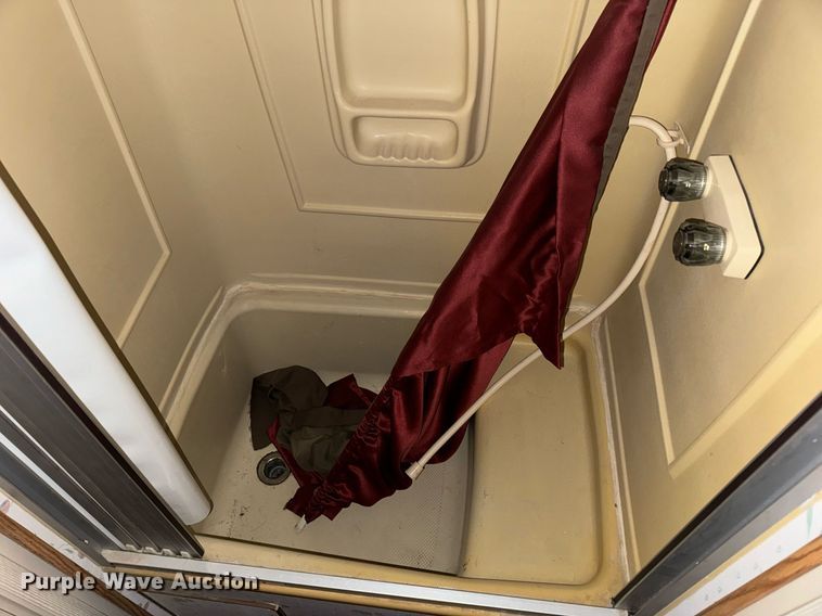 image for item EH7343 1994 Ford E350 Americana RV