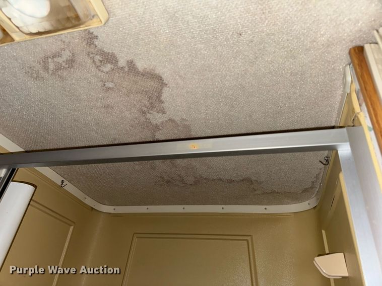 image for item EH7343 1994 Ford E350 Americana RV