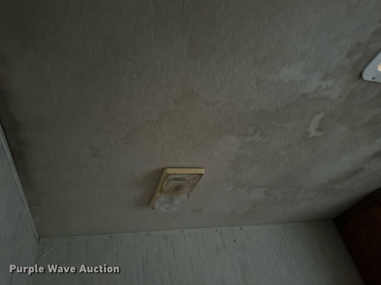 image for item EH7343 1994 Ford E350 Americana RV