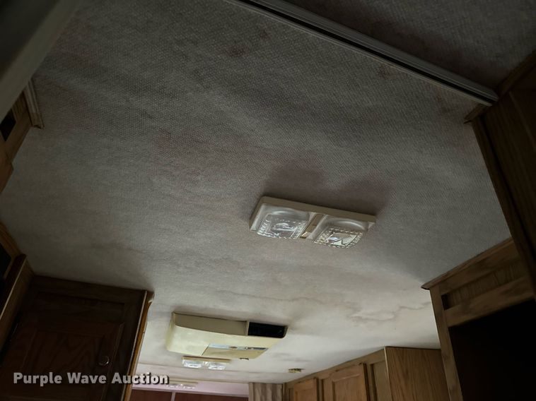 image for item EH7343 1994 Ford E350 Americana RV