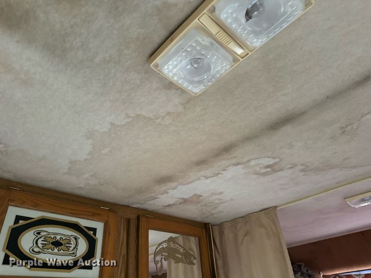 image for item EH7343 1994 Ford E350 Americana RV