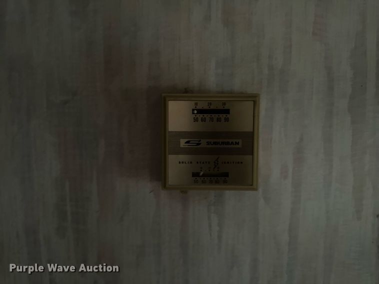 image for item EH7343 1994 Ford E350 Americana RV