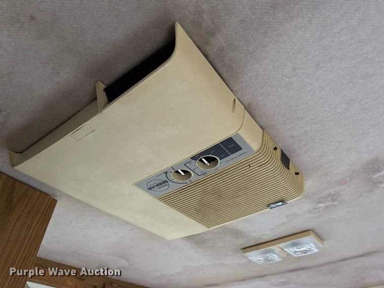 image for item EH7343 1994 Ford E350 Americana RV