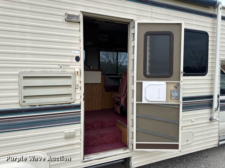 image for item EH7343 1994 Ford E350 Americana RV