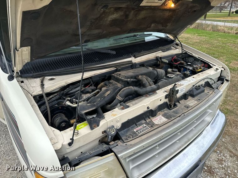 image for item EH7343 1994 Ford E350 Americana RV