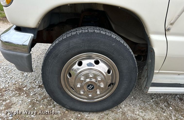 image for item EH7343 1994 Ford E350 Americana RV