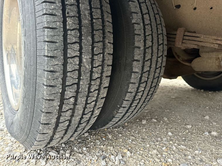 image for item EH7343 1994 Ford E350 Americana RV