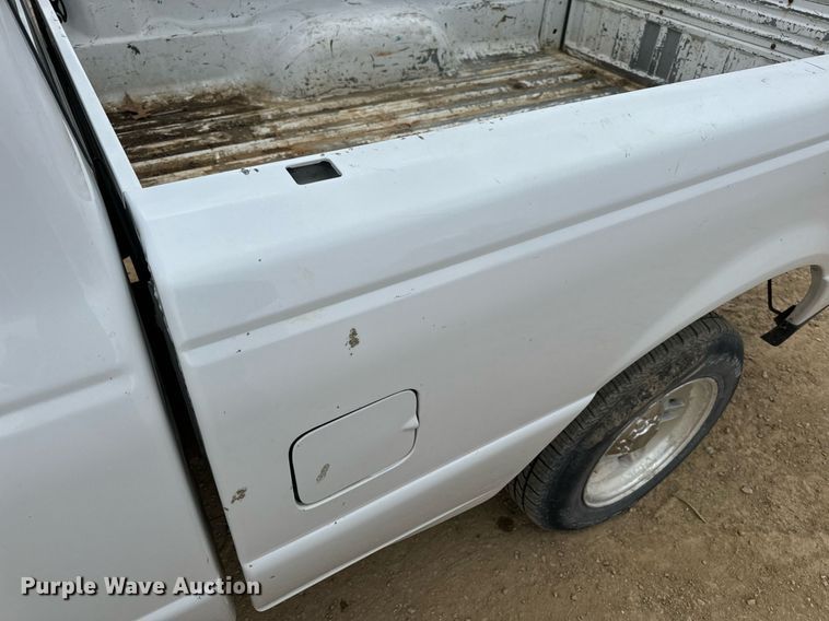 image for item EH7381 2005 Ford Ranger SuperCab pickup truck