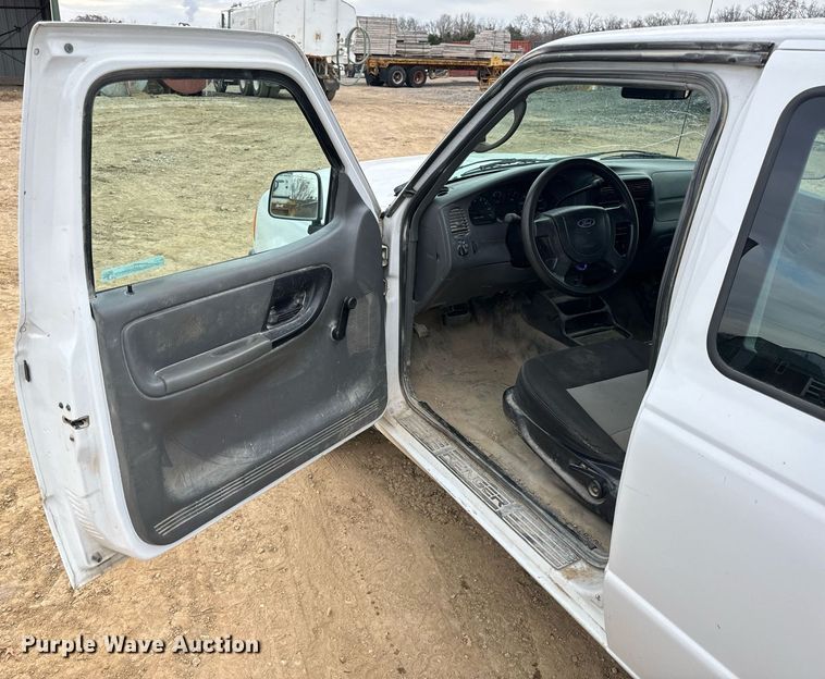 image for item EH7381 2005 Ford Ranger SuperCab pickup truck