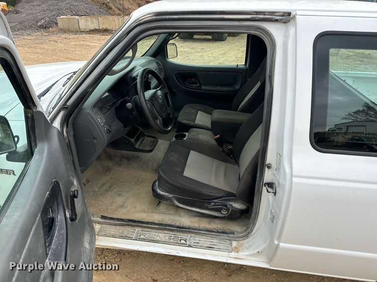 image for item EH7381 2005 Ford Ranger SuperCab pickup truck