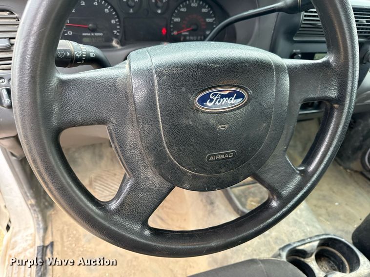 image for item EH7381 2005 Ford Ranger SuperCab pickup truck