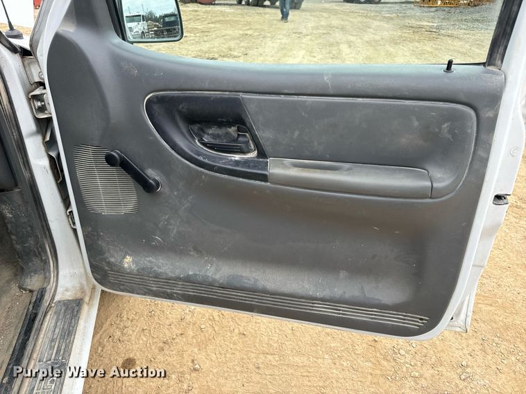 image for item EH7381 2005 Ford Ranger SuperCab pickup truck